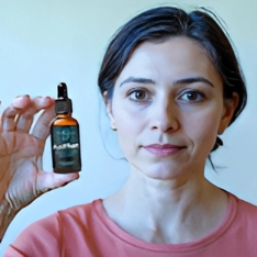 Sarah holding Audifort